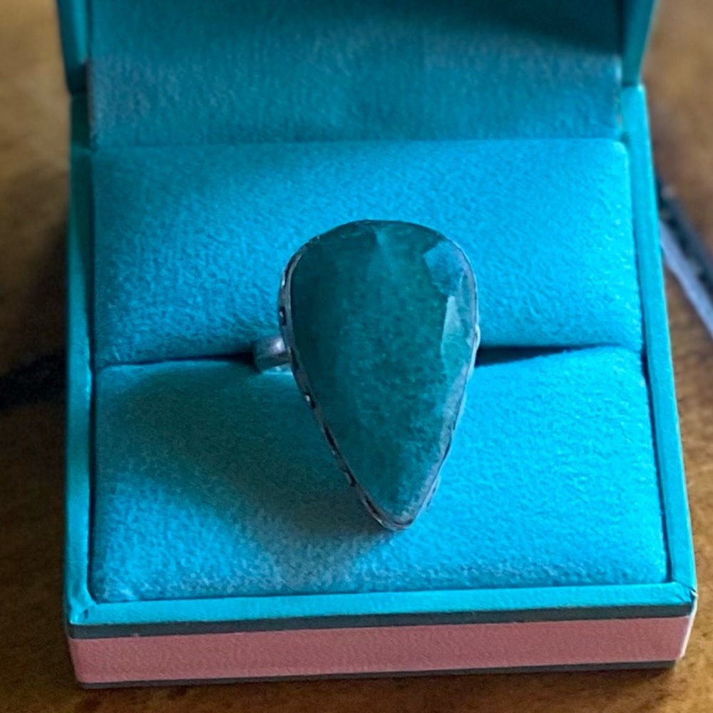 Beautifully Faceted Emerald & Sterling Silver Ring 7 - Picture 4 of 5